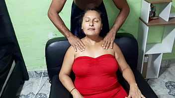 Amateur masseuse turns up the heat with seductive moves on her mother-in-law's big, Latina tits